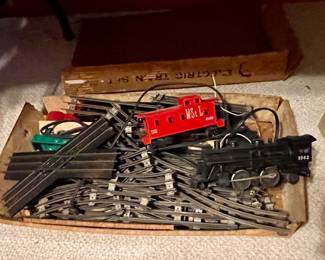 VINTAGE ELECTRIC TRAIN
