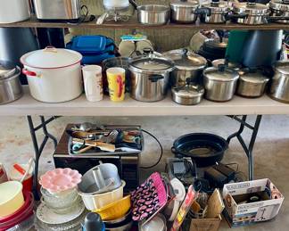 BAKE WARE, POTS & PANS, ENAMELWARE