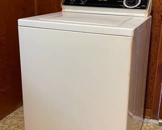 VINTAGE WHIRLPOOL WASHING MACHINE