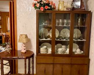MCM CHINA CABINET, VINTAGE ACCENT TABLE