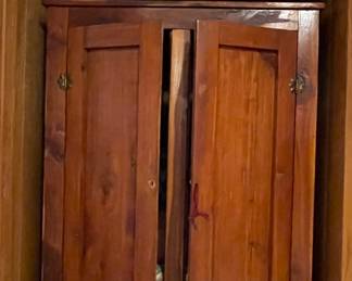 ANTIQUE CEDAR CHEST