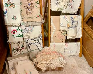 VINTAGE EMBROIDERY DOILIES, TABLE RUNNERS AND TABLECLOTHS