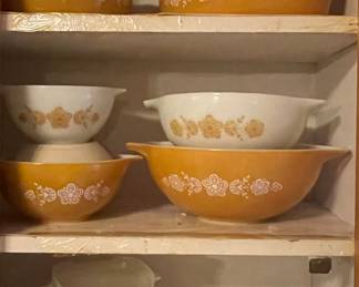 VINTAGE BUTTERFLY GOLD PYREX, VINTAGE CORNING WARE CORNFLOWER
