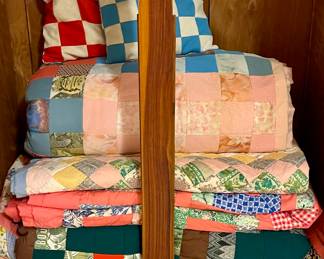 ANTIQUE HANDMADE QUILTS