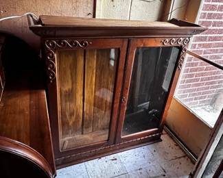 Top to cylinder desk