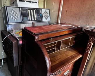 45s jukebox; bottom to cylinder desk