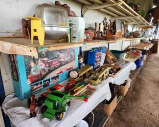 Outside sale starts at 7 am
25% off everything outside