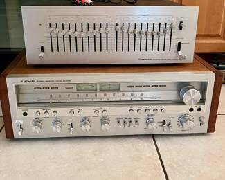 Pioneer stereo receiver model 5X – 1050, and Pioneer SG-9500 graphic equalizer