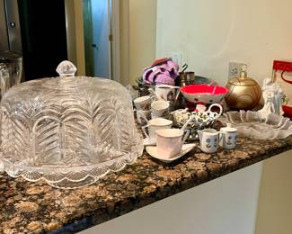 Crystal Clear Portico Cake Plate And Dome,