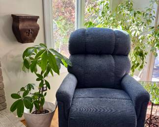 LIKE NEW lift recliner! Navy blue - perfect condition