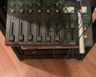 Tascam M06 Mixer