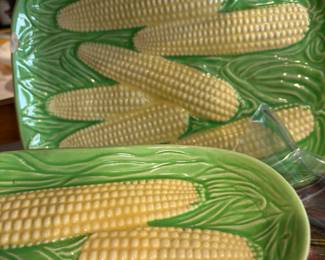 Corn on the cob dishes and serving tray