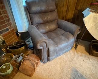 Very clean lift chair
