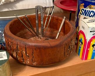 Nut bowl with nut cracking tools