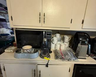 Microwave, dishes