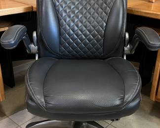 Office Chair w Lumbar Support