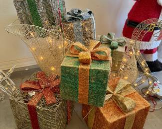 Lighted Holiday Lawn Decor