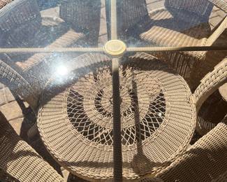 Patio Table w 4 Wicker Chairs