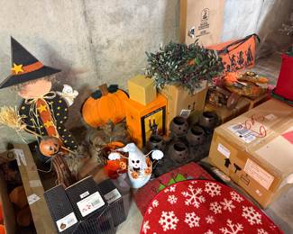 STORAGE ROOM AND GARAGE WILL OPEN AT 9:00 