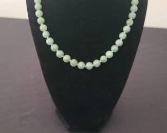 17 Inch Jade Necklace With Matching Bracelet