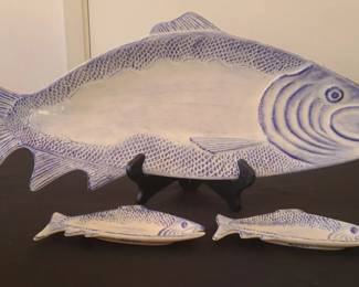 Harry and David Fish Serving Platter with 2 small relish sauce dishes Trout
