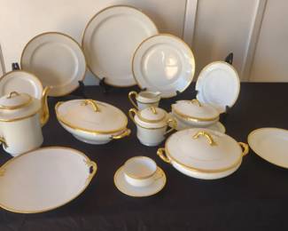 Haviland Limoges dinner plate, likely a vintage piece, known for its fine French porcelain