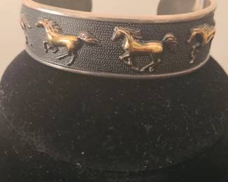 Alba Galloping Horses Cuff Bracelet made of sterling silver