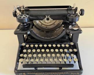 31 VintageWoodstockTypewriterNo4WoodstockIllinois