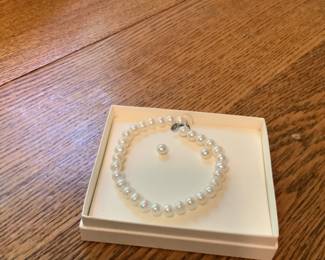 Pearl Bracelet and Earings