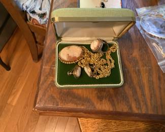 Cameo Set