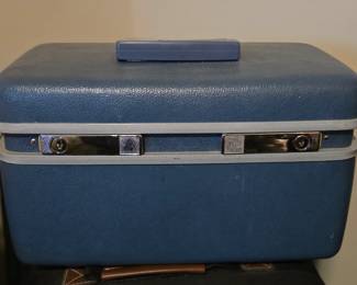 Vintage Samsonite cosmetic case 