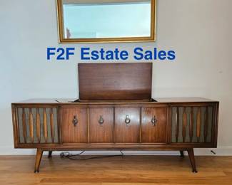 Antique Zenith Stereophonic Phonograph with am/fm (Works)