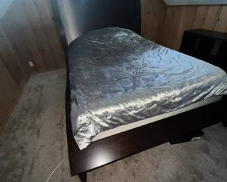 queen bed
