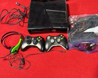 Xbox 360 working with 2 wireless controllers, headset, and Kinect