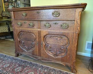 Antique 1920's Quarter-Sawn Oak Sideboard/Buffet - Excellent Condition