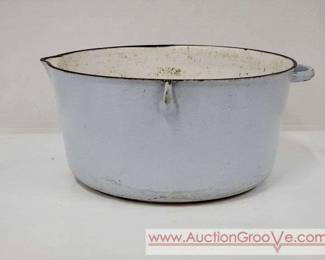 1 Vollrath Ware 8. Hanging Cast Iron Enamel Pot