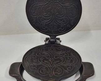 1 Jtul Norway. Cast Iron Krum Kake Iron