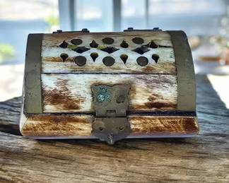 Vintage Camel Brass Trinket Box With Blue Velvet Interior