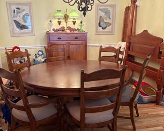 Ethan Allen Table w/ 4 Arm Chairs & 4 Side Chairs