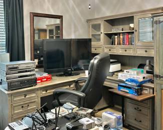 Desk, Return W/Hutch, Office Chair, DVD Players