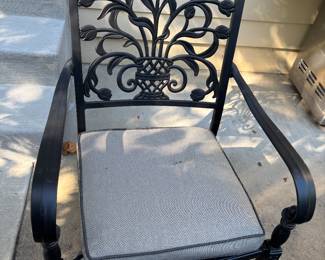 6 CHAIRS AND PATIO TABLE
