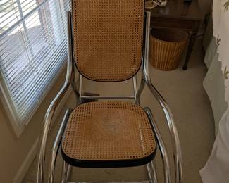 ROCKING CHAIR