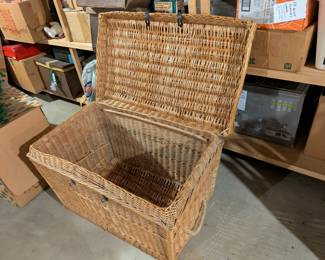 LARGE BASKET