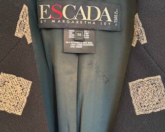 DETAIL OF SUIT JACKET