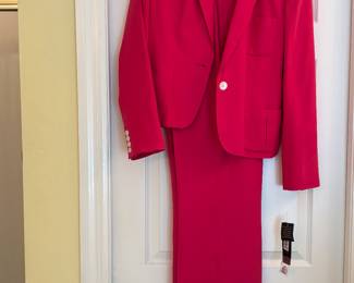 RALPH LAUREN NEVER BEEN WORN MAGENTA SUIT - SIZE 12