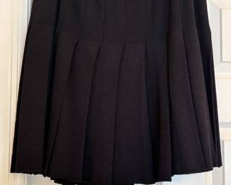 ST JOHN KNIT PLEATED SKIRT