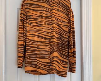 ESCADA (NOT AS ORANGE IN REAL LIFE)