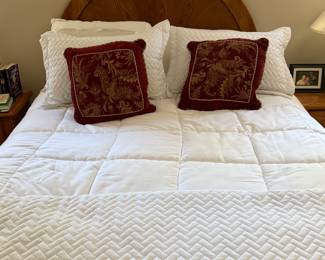 HALF-MOON OAK HEAD BOARD BEDROOM SET - THIS IS OFF SITE AND CAN SCHEDULE A VISIT FOR PURCHASE
