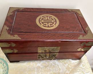 JEWELRY BOX