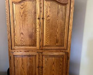 AMOUIR OAK BEDROOM SET - THIS IS OFF SITE AND CAN SCHEDULE A VISIT FOR PURCHASE